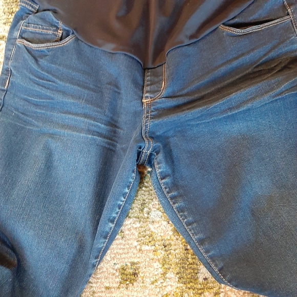 Thyme Maternity Jean Capri Pants - Picture 2 of 5